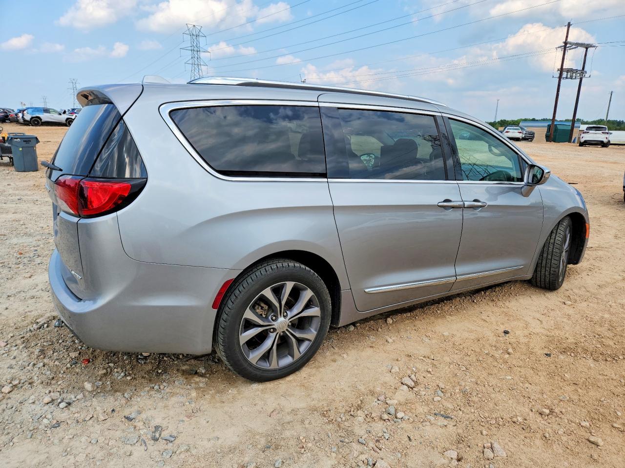 2C4RC1GG5JR245794 · 2018 CHRYSLER PACIFICA · 3/13