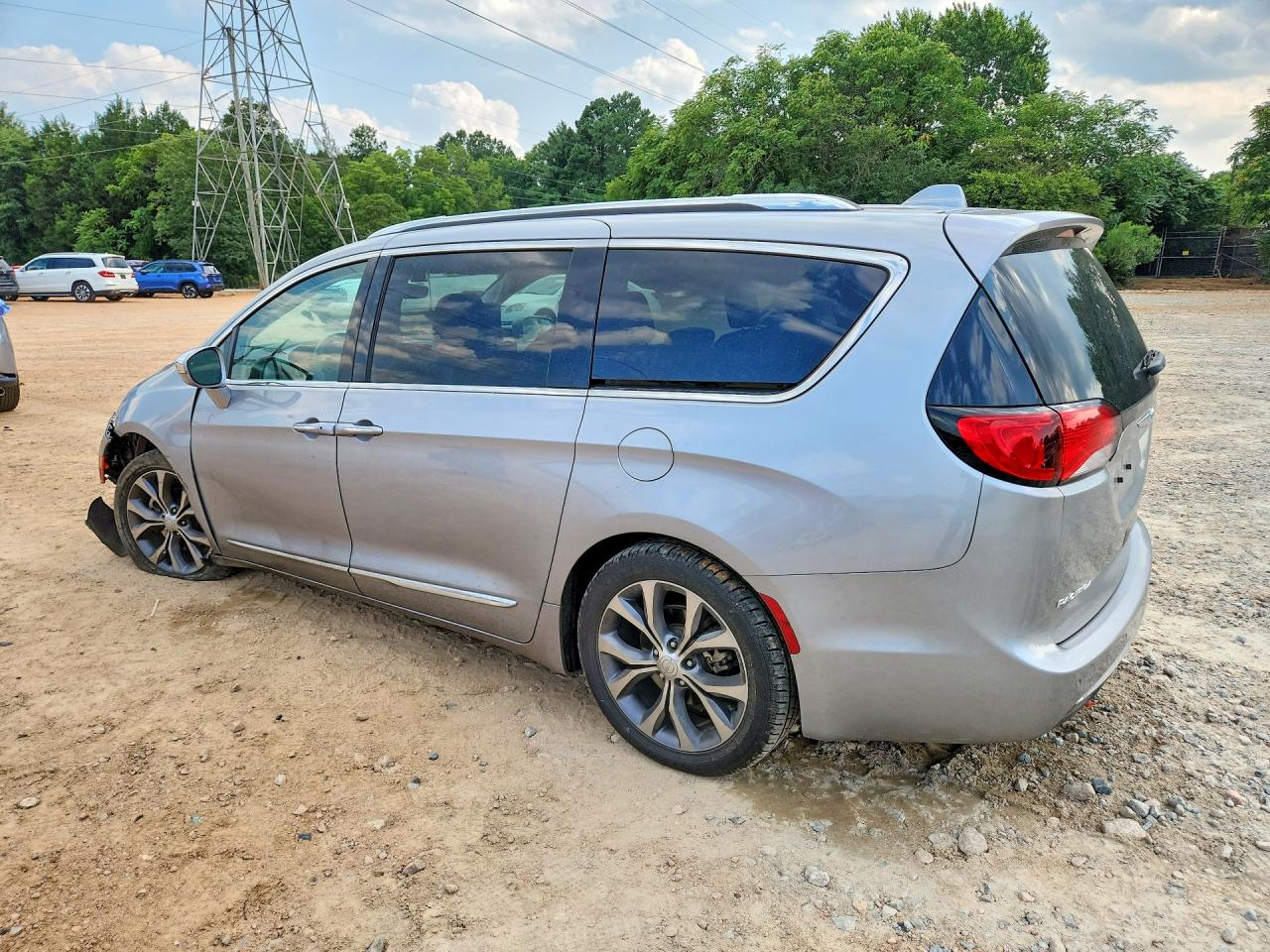 2C4RC1GG5JR245794 · 2018 CHRYSLER PACIFICA · 2/13