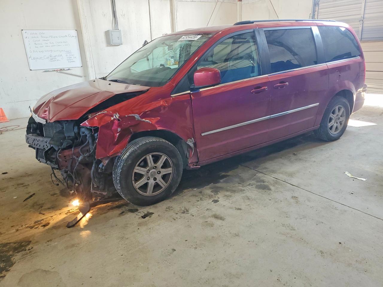 2A4RR5D17AR500669 · 2010 CHRYSLER TOWN & COUNTRY