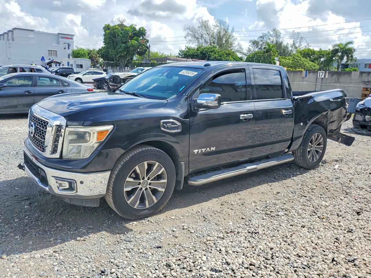 1N6AA1E66HN526701 · 2017 NISSAN TITAN