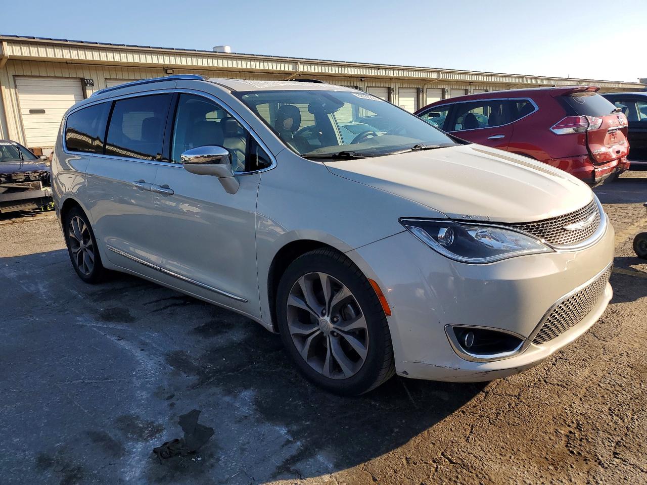 2C4RC1GG9HR770755 · 2017 CHRYSLER PACIFICA · 4/13