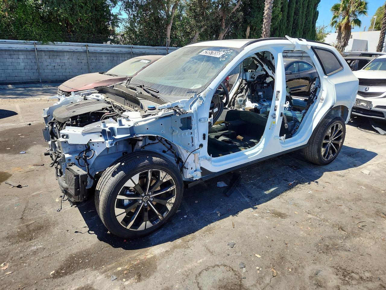 YV4M12RC4T1297163 · 2026 VOLVO XC60