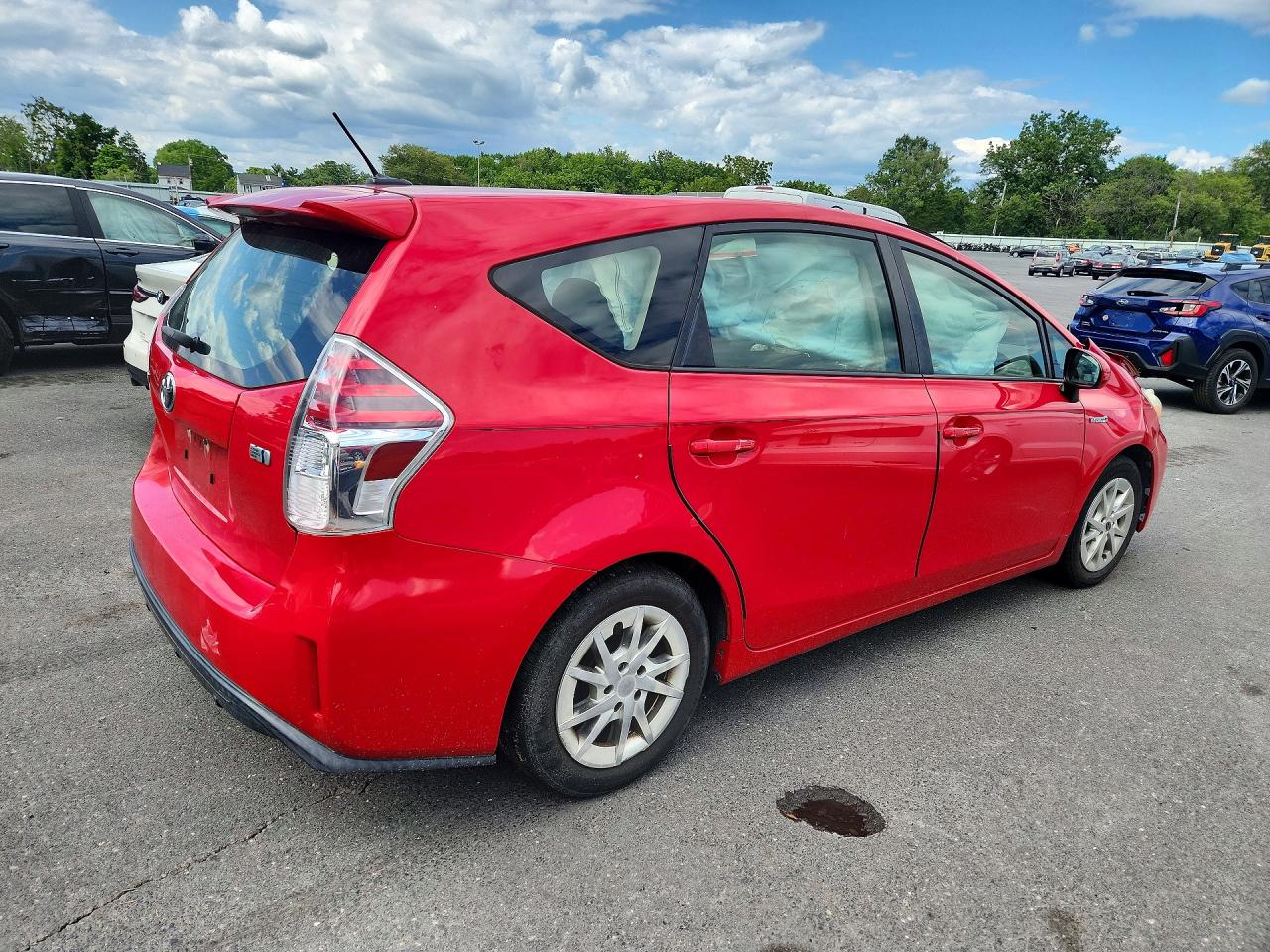 JTDZN3EU3FJ017917 · 2015 TOYOTA PRIUS V · 3/12