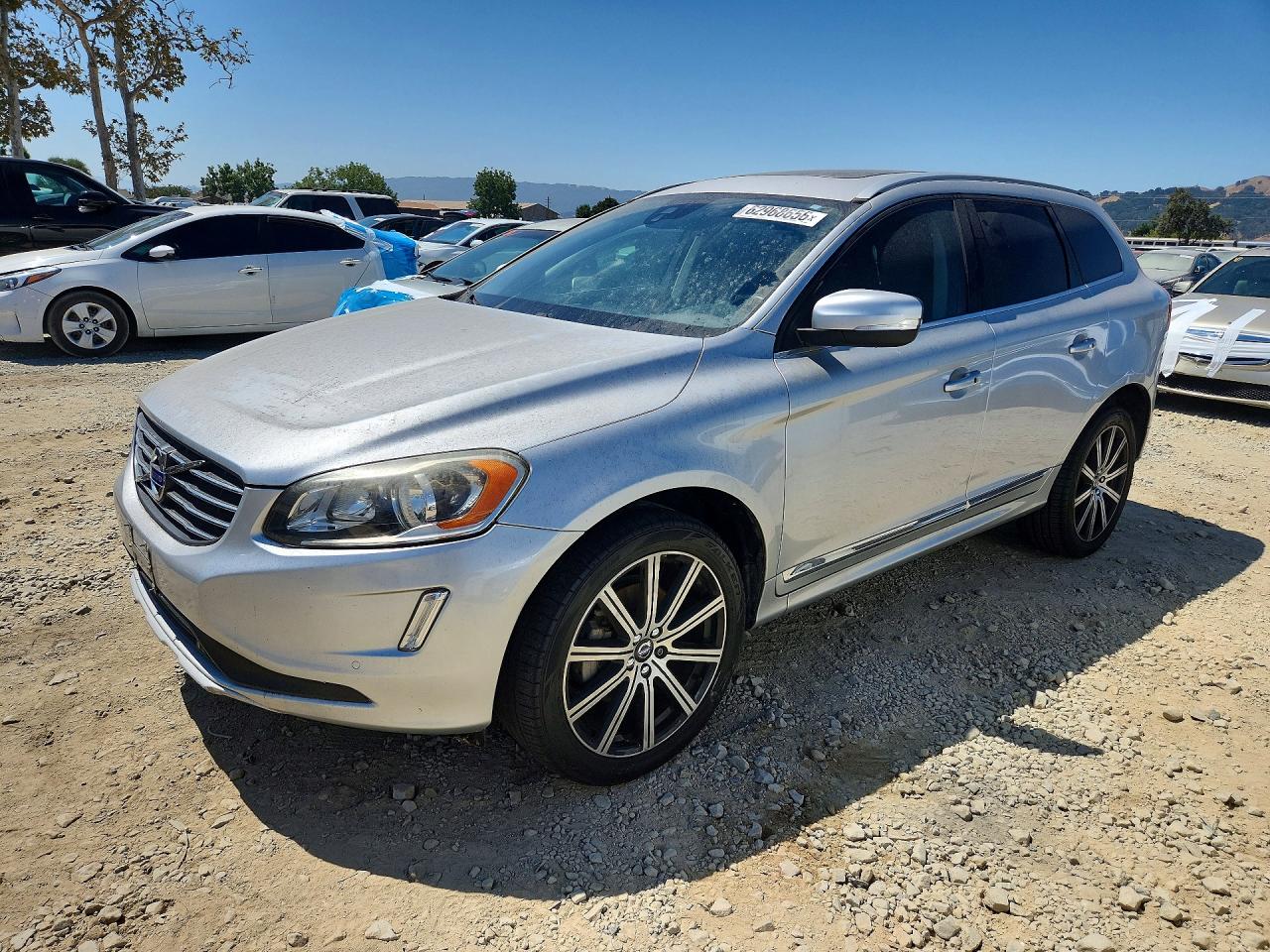 YV440MDK8G2880980 · 2016 VOLVO XC60