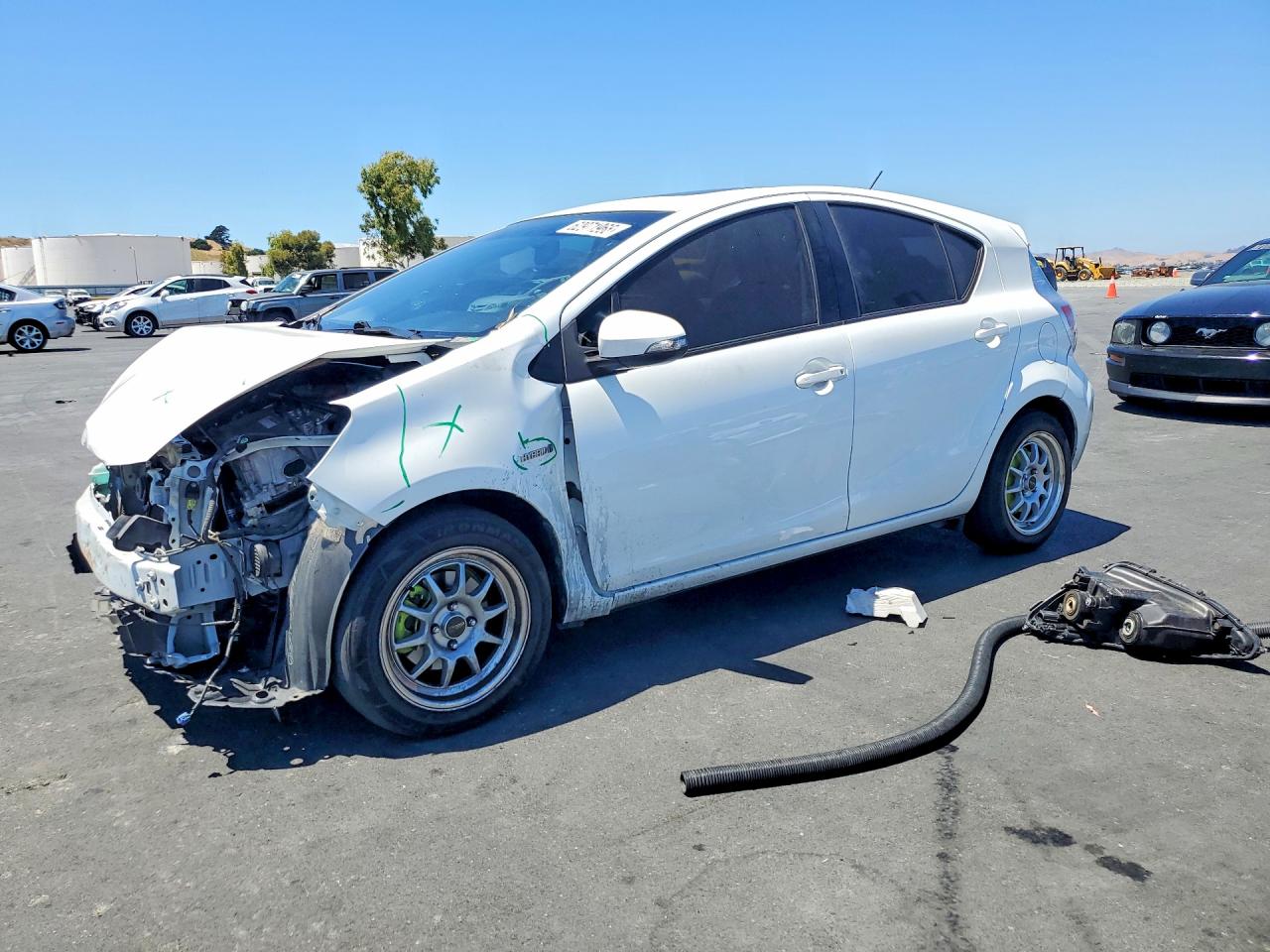 JTDKDTB34C1021843 · 2012 TOYOTA PRIUS C