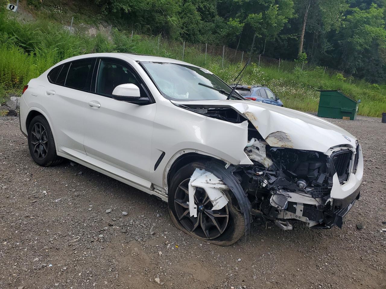 5UX33DT09P9N64614 · 2023 BMW X4 · 4/13