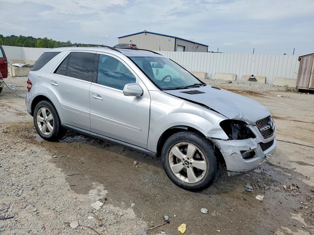 4JGBB8GBXAA615039 · 2010 MERCEDES-BENZ ML · 4/13