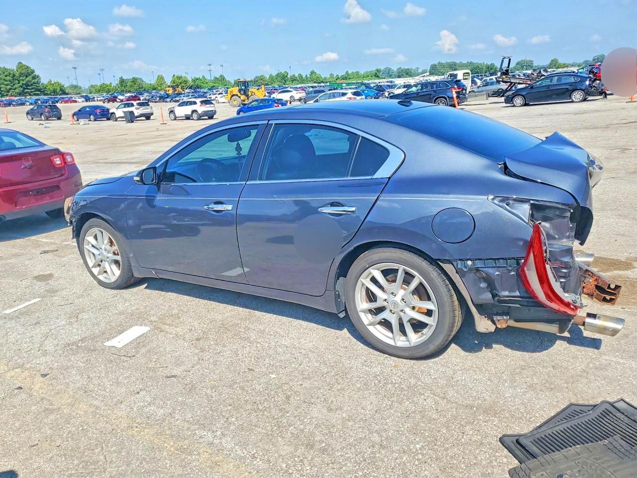 1N4AA5AP3BC832577 · 2011 NISSAN MAXIMA · 2/12