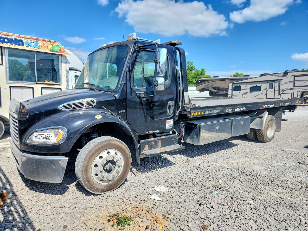 2007 FREIGHTLINER M2