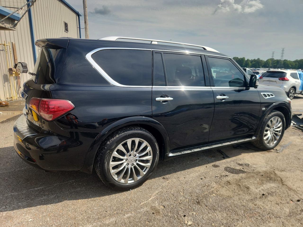 JN8AZ2NC2F9370089 · 2015 INFINITI QX80 · 3/13