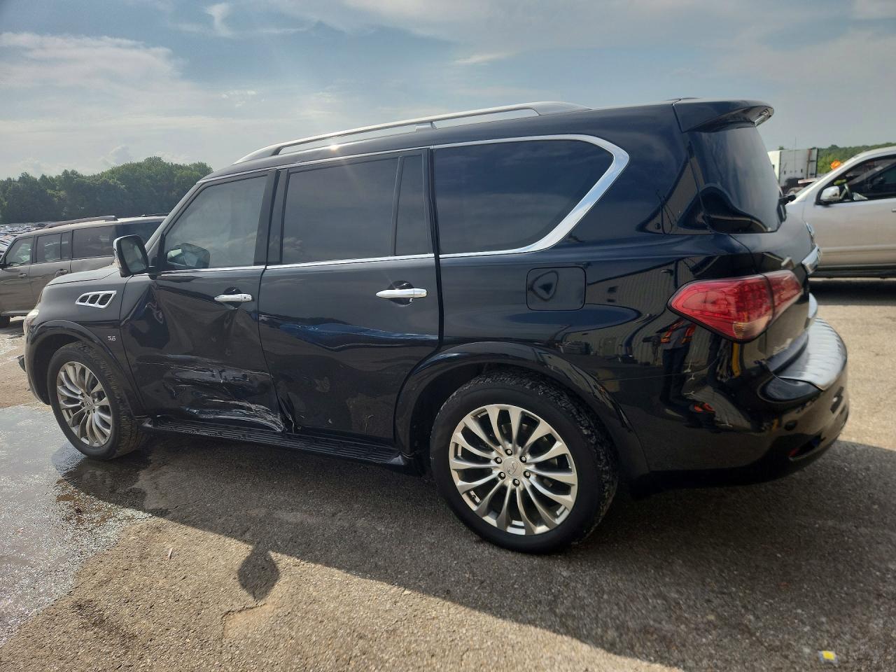 JN8AZ2NC2F9370089 · 2015 INFINITI QX80 · 2/13