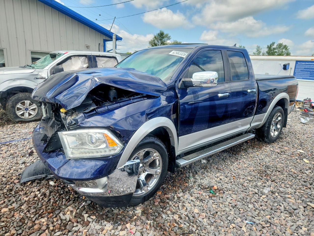 1C6RR7JT7FS598624 · 2015 RAM 1500
