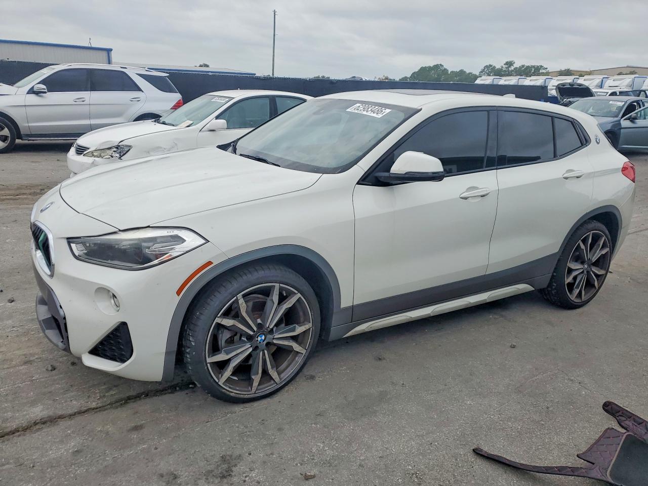 WBXYJ3C38JEJ83923 · 2018 BMW X2