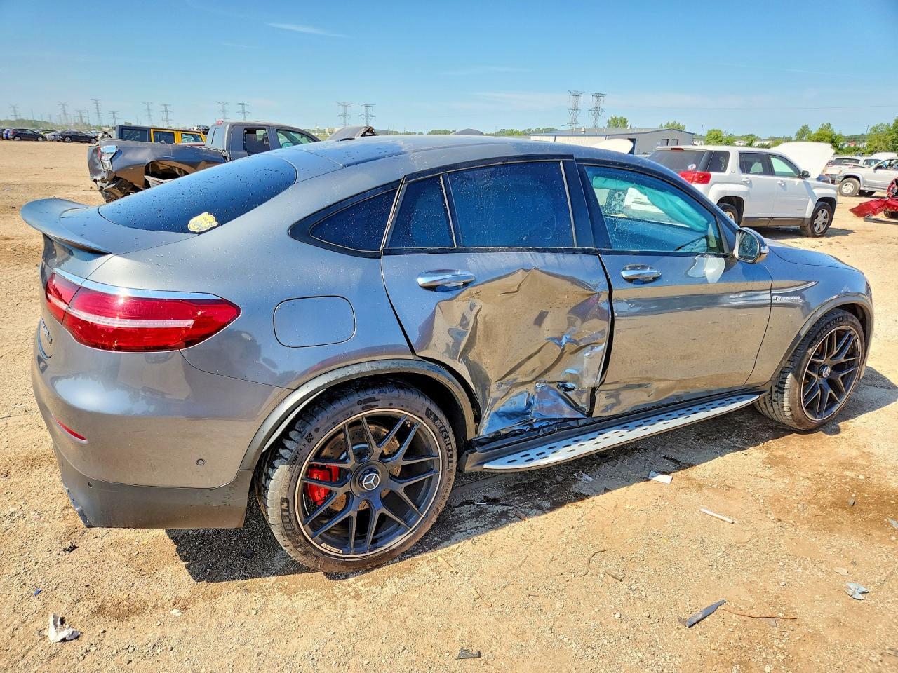 WDC0J8KB7KF484186 · 2019 MERCEDES-BENZ GLC COUPE · 3/13