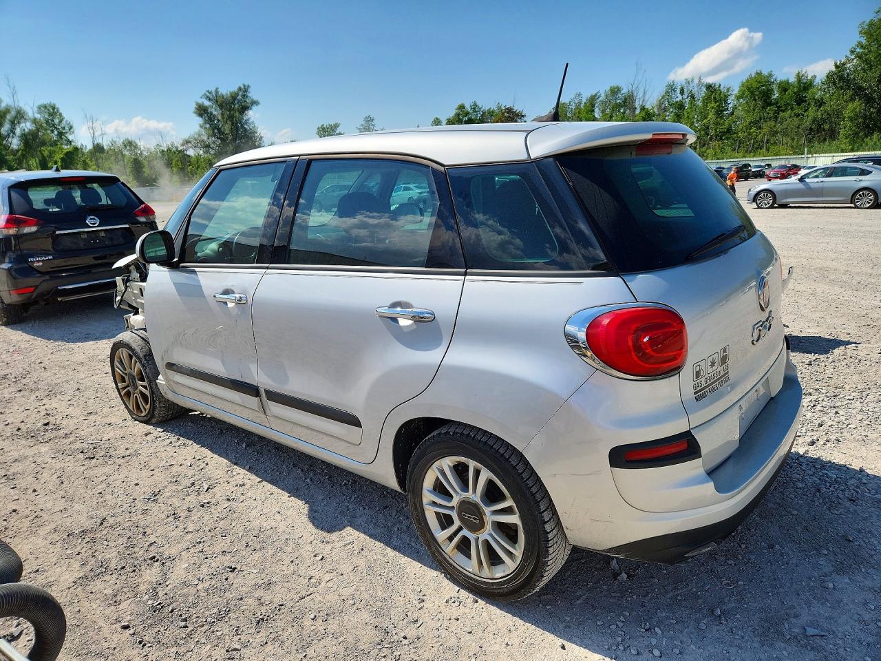 ZFBCFAAH5JZ040404 · 2018 FIAT 500L · 2/14