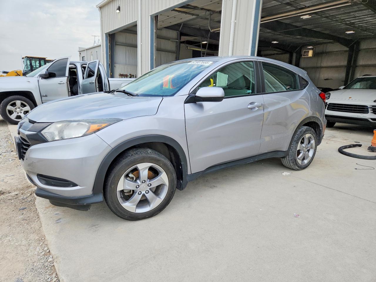 3CZRU6H34JG728523 · 2018 HONDA HR-V