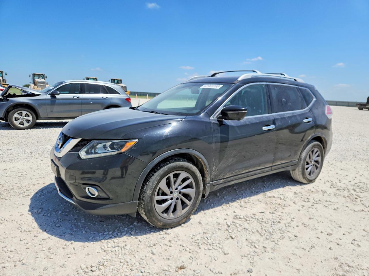 5N1AT2MT2GC880702 · 2016 NISSAN ROGUE