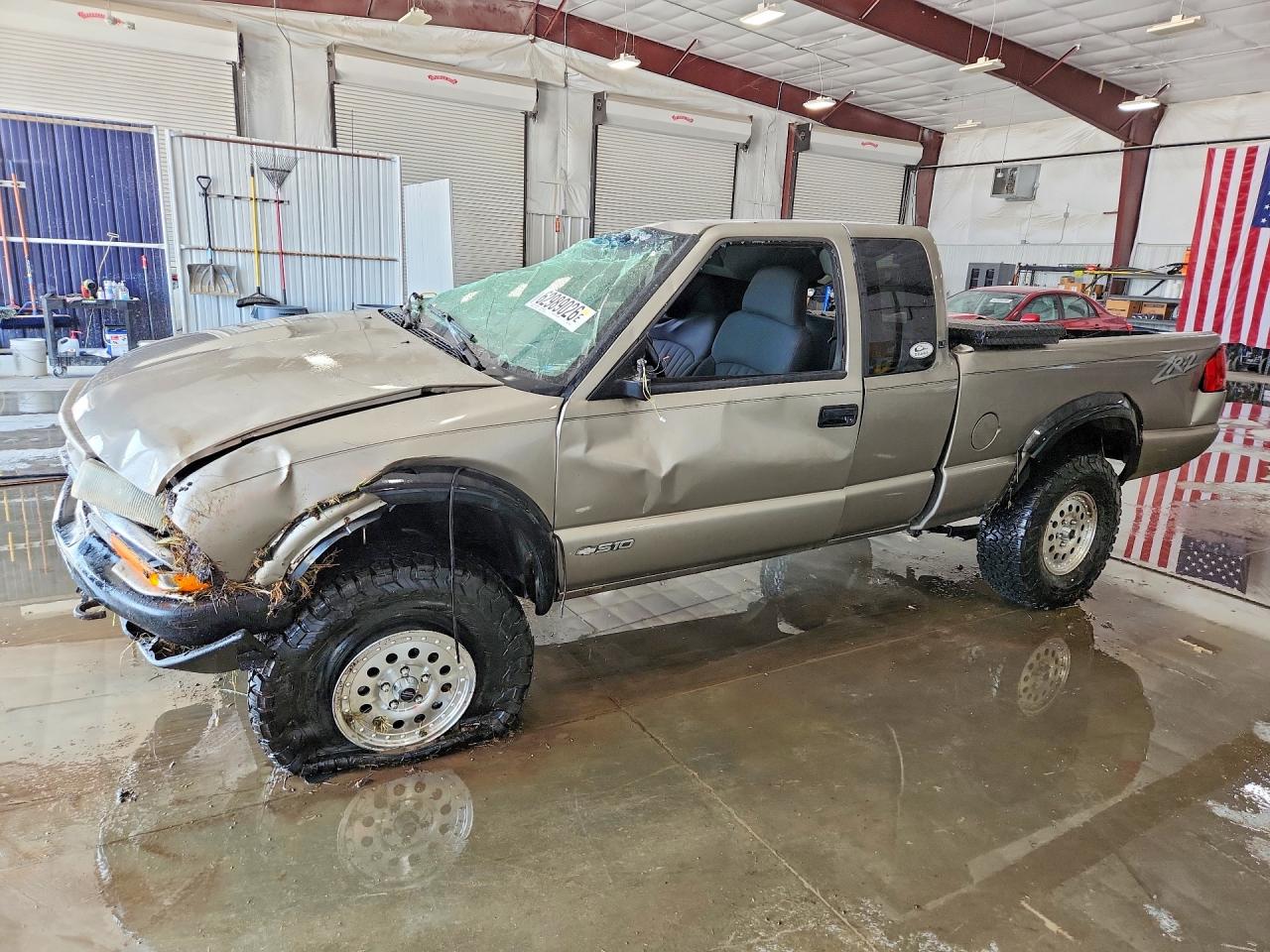1GCCT19X238289897 · 2003 CHEVROLET S TRUCK