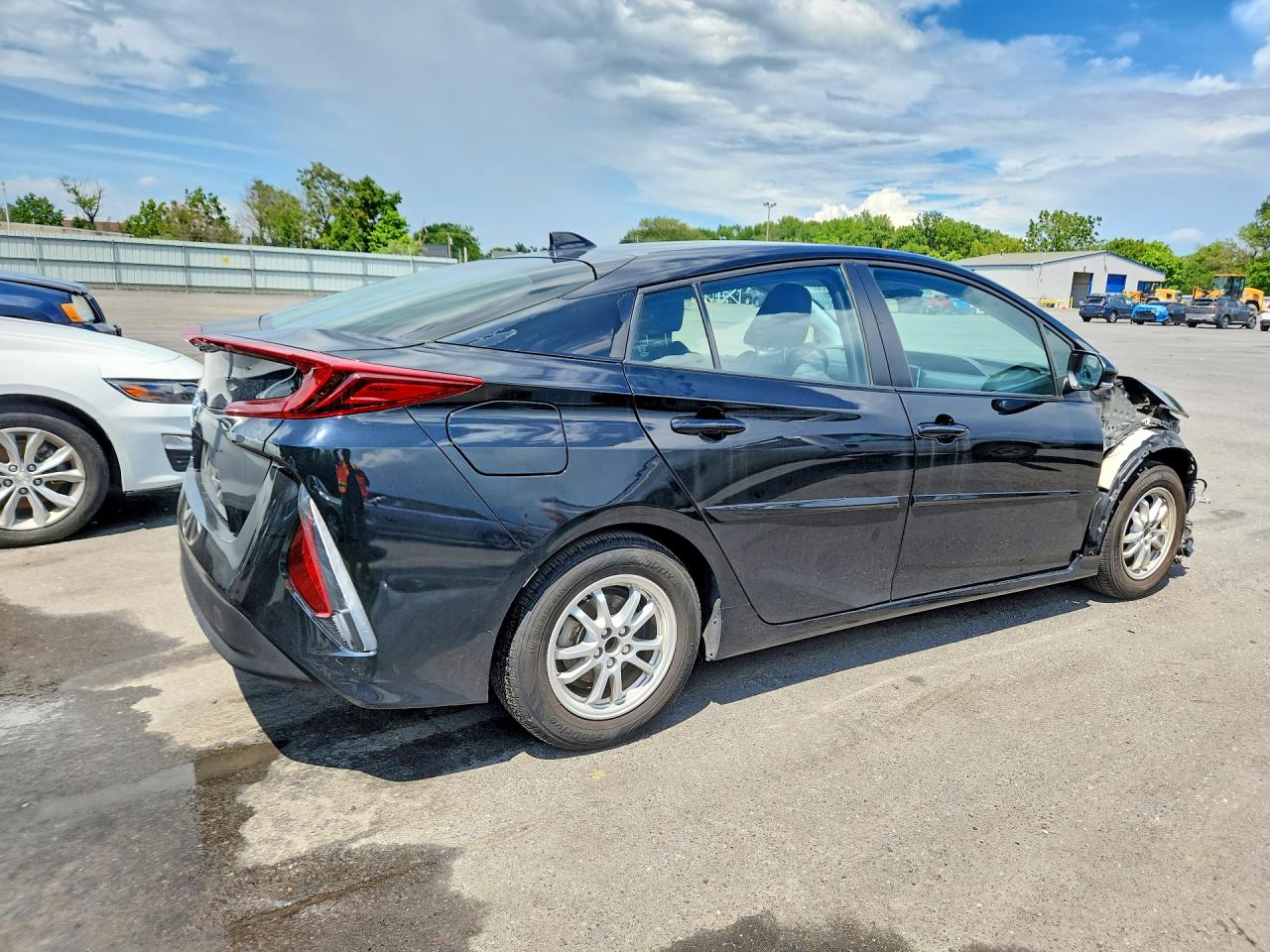 JTDKAMFPXM3182697 · 2021 TOYOTA PRIUS PRIME · 3/13