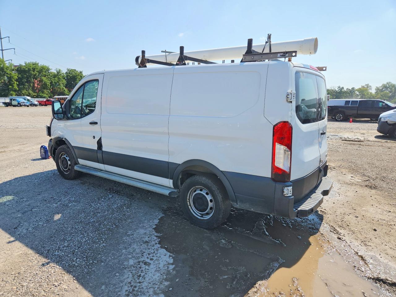 1FTYR1ZM5GKA89907 · 2016 FORD TRANSIT · 2/13