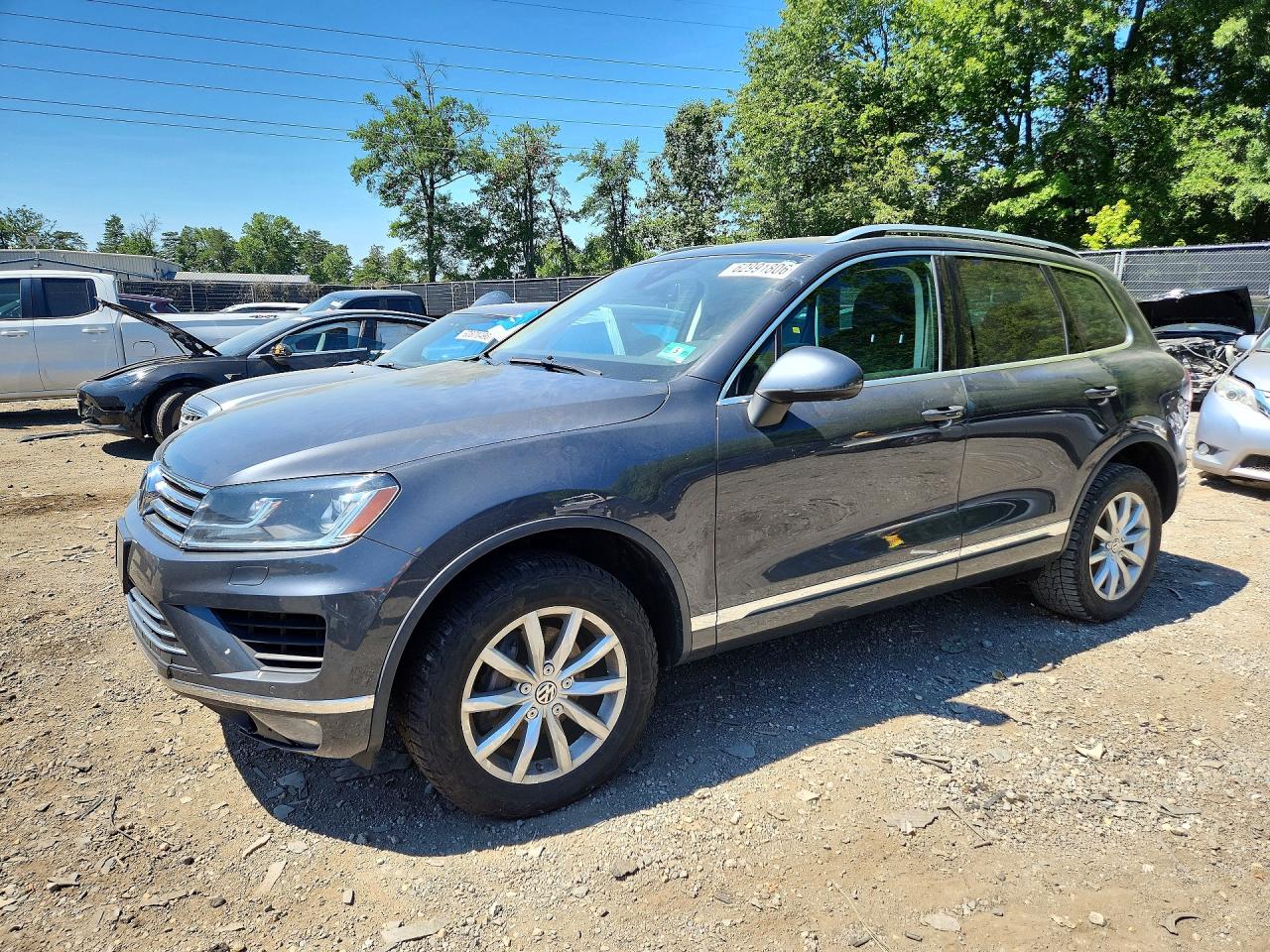 WVGEF9BP4GD010273 · 2016 VOLKSWAGEN TOUAREG