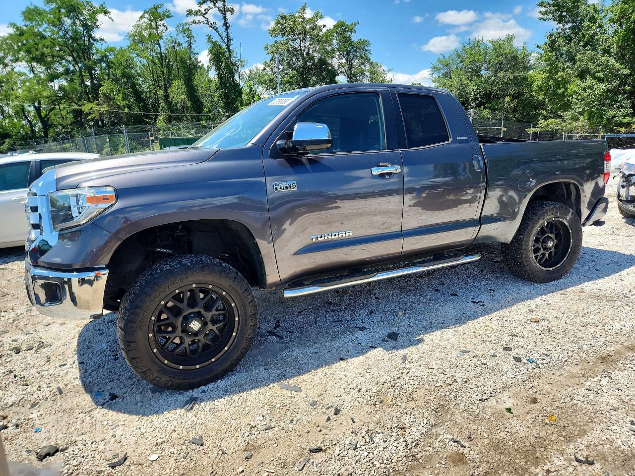 5TFBY5F12JX719113 · 2018 TOYOTA TUNDRA