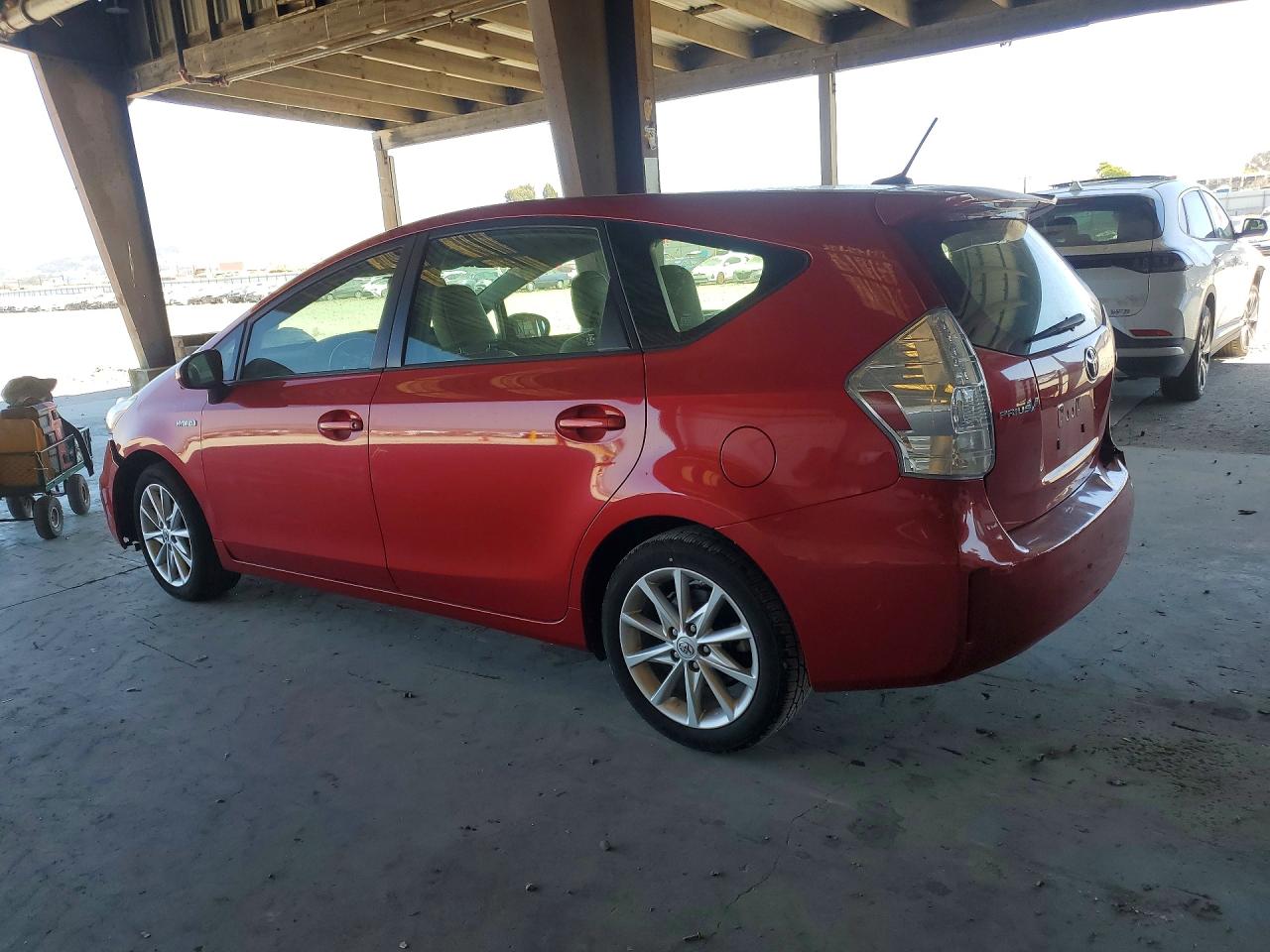JTDZN3EU9E3328867 · 2014 TOYOTA PRIUS V · 2/12