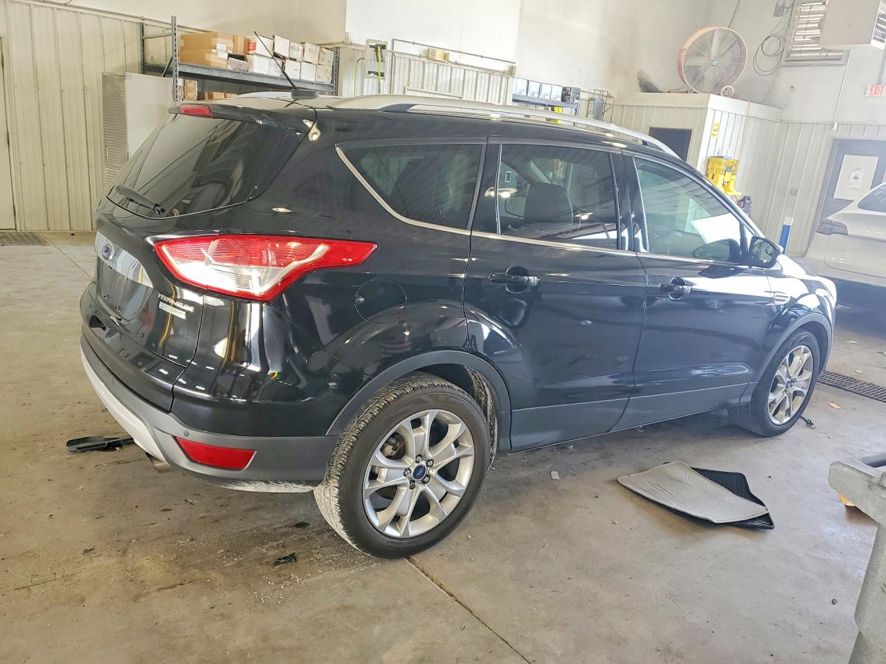 1FMCU0JX5GUB20436 · 2016 FORD ESCAPE · 3/13