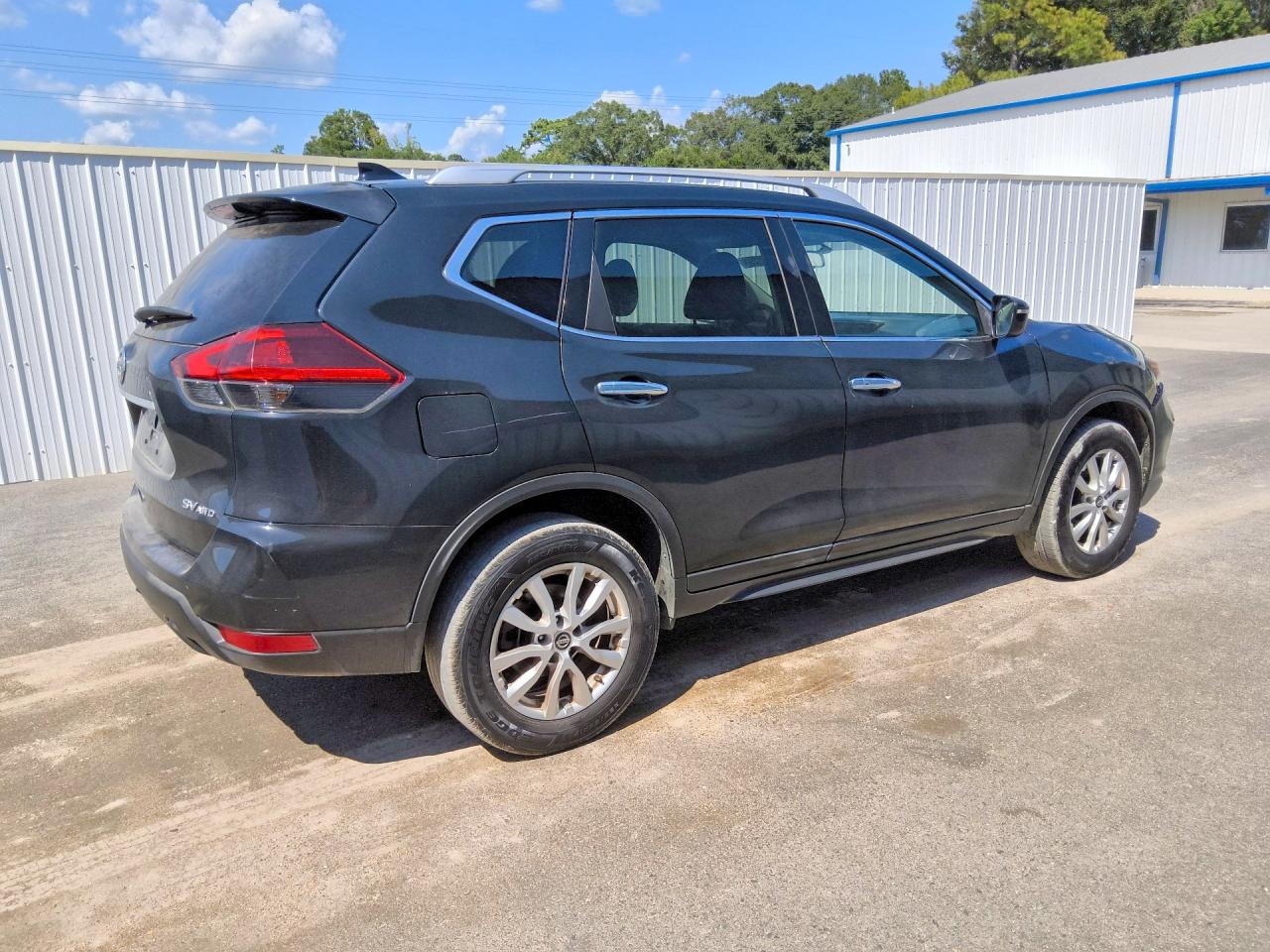 KNMAT2MV7JP579817 · 2018 NISSAN ROGUE · 3/13