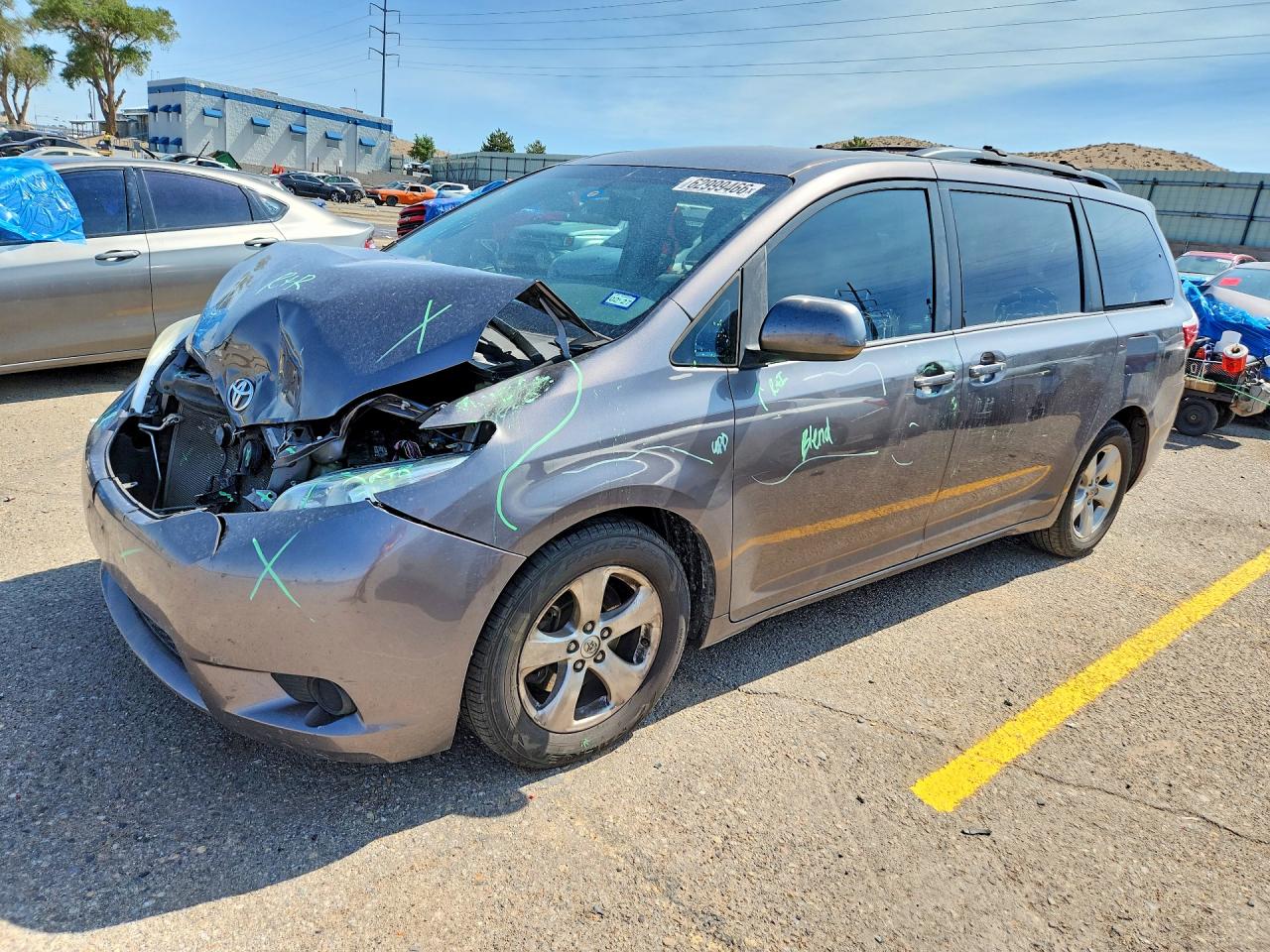 5TDKK3DC6GS727806 · 2016 TOYOTA SIENNA