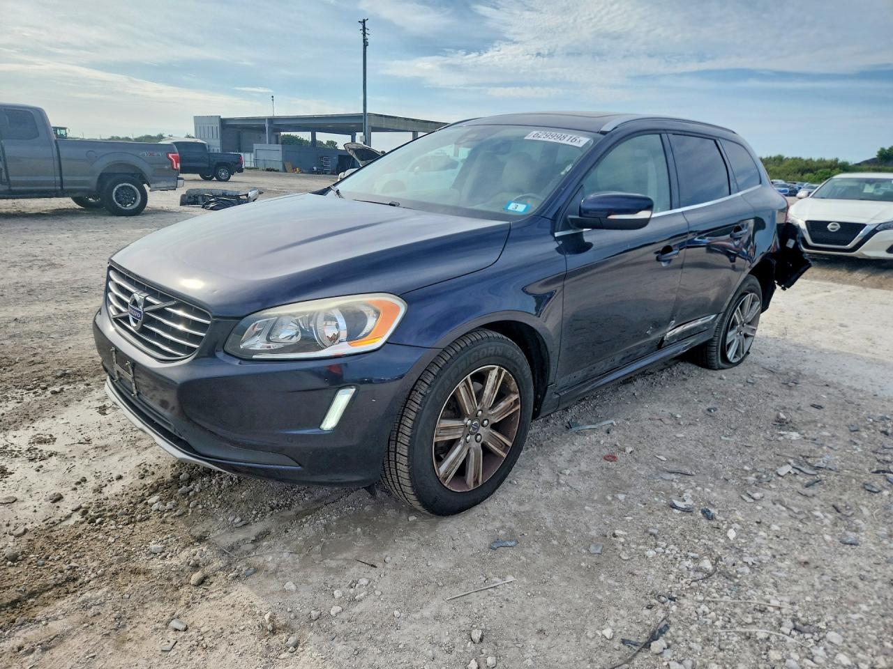 YV4902RK2G2807056 · 2016 VOLVO XC60
