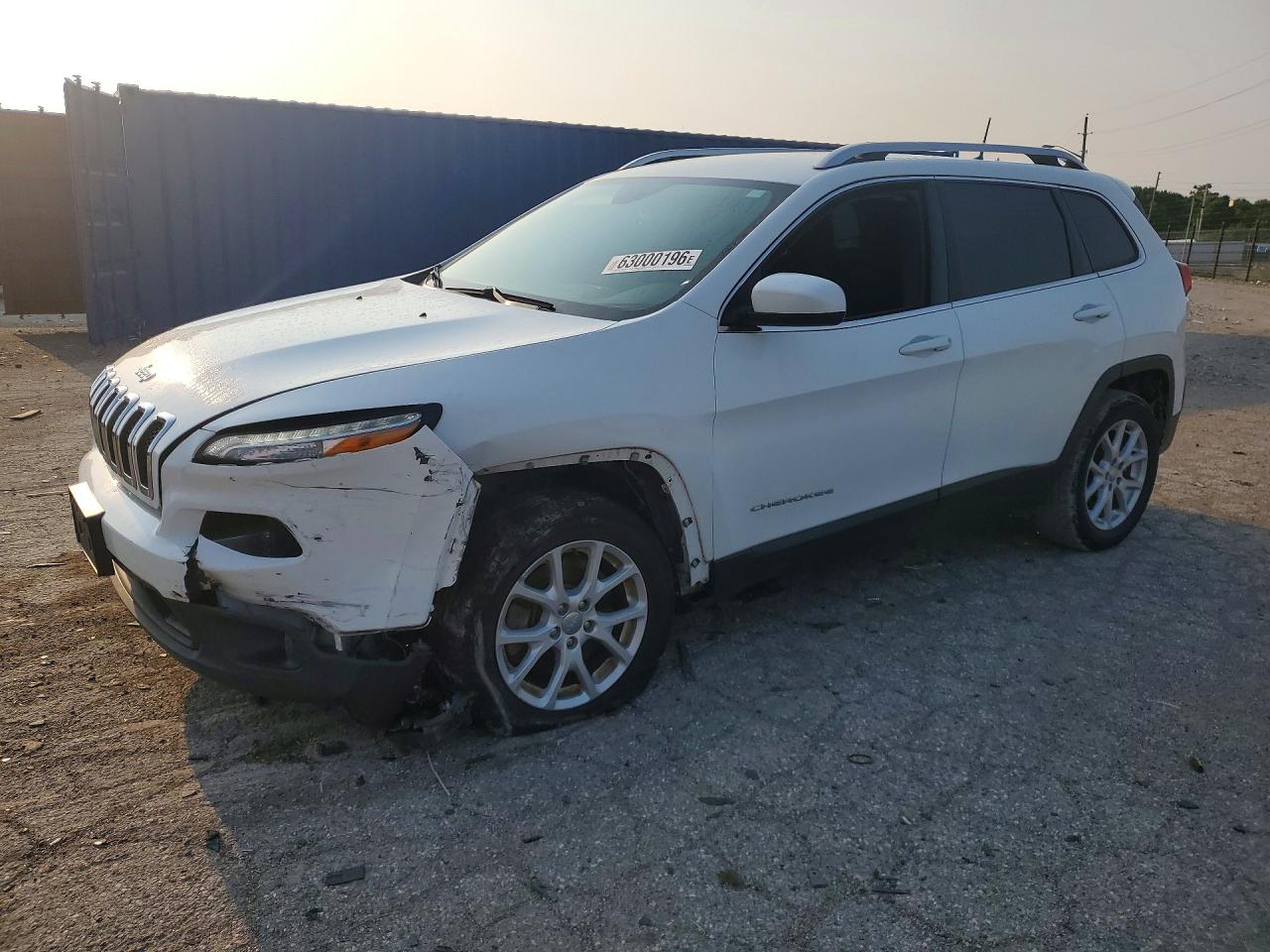 1C4PJLCB4GW307804 · 2016 JEEP CHEROKEE LATITUDE