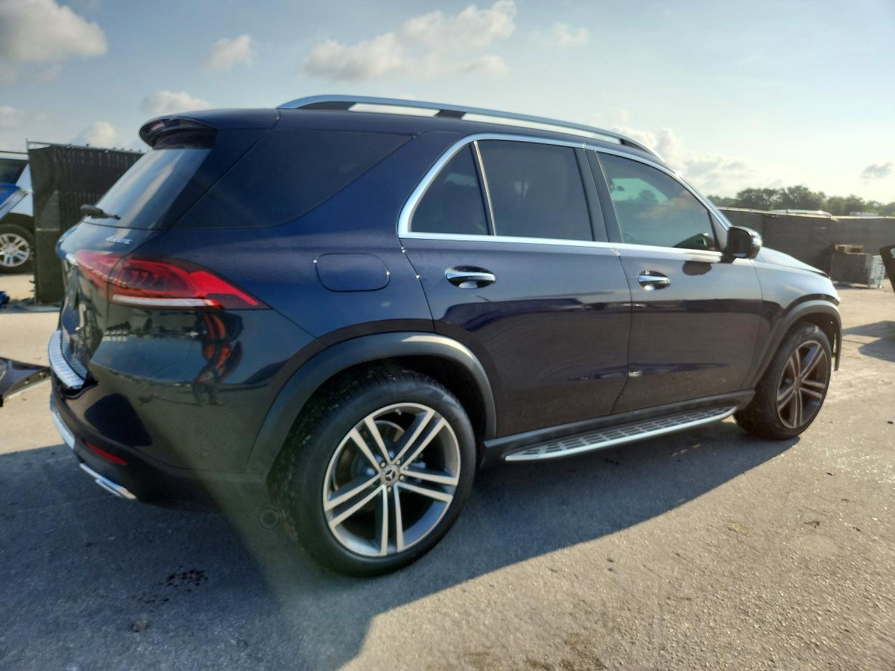4JGFB4KB0MA467103 · 2021 MERCEDES-BENZ GLE · 3/14