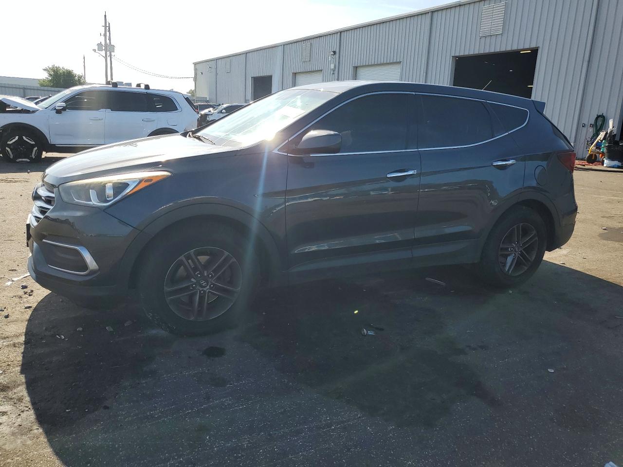 5XYZT3LBXJG562691 · 2018 HYUNDAI SANTA FE