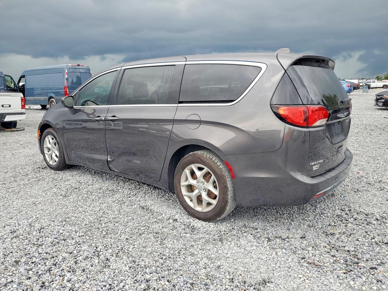 2C4RC1FG4JR126474 · 2018 CHRYSLER PACIFICA · 2/13