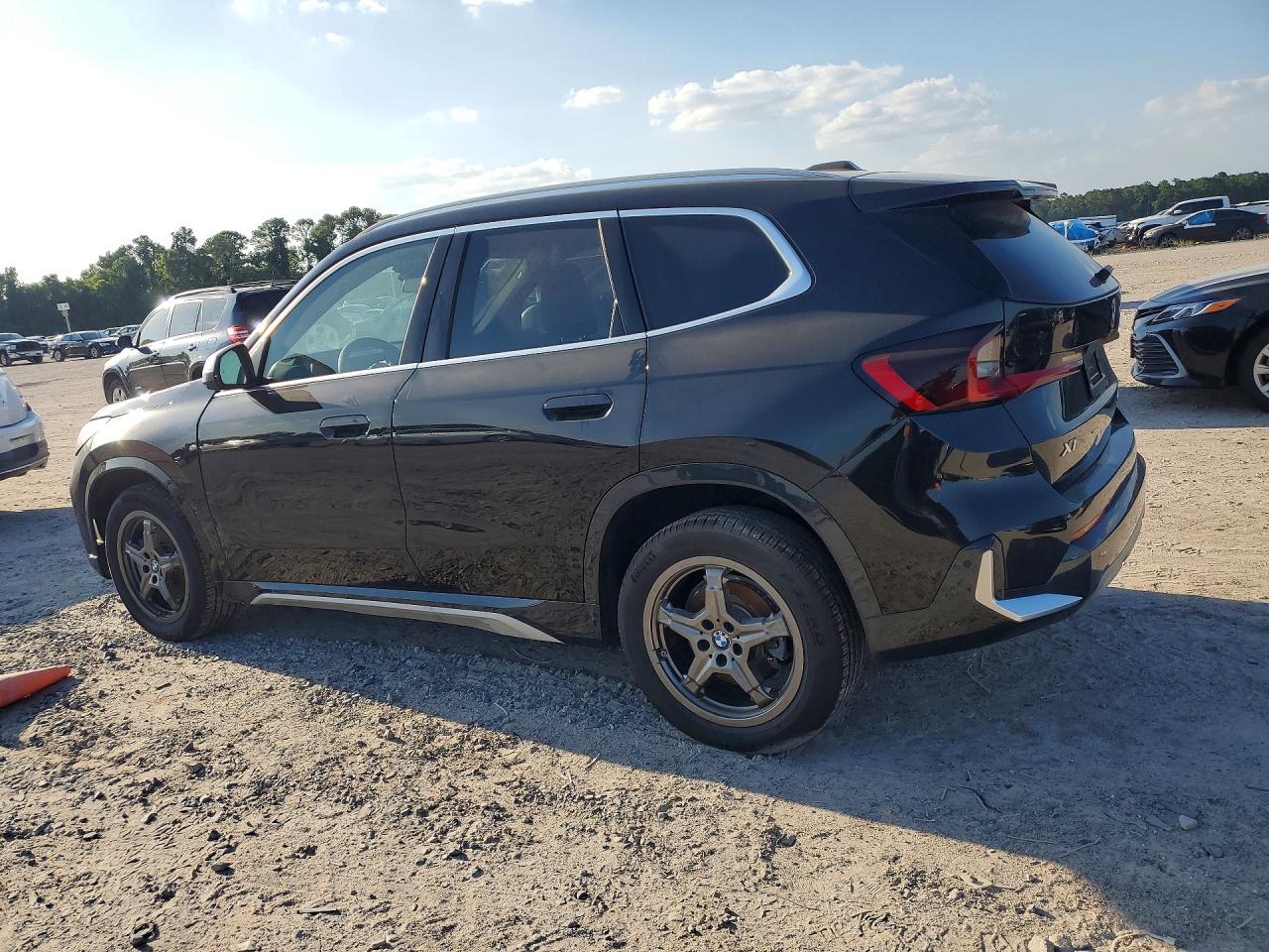 WBX73EF08R5Y33204 · 2024 BMW X1 · 2/13