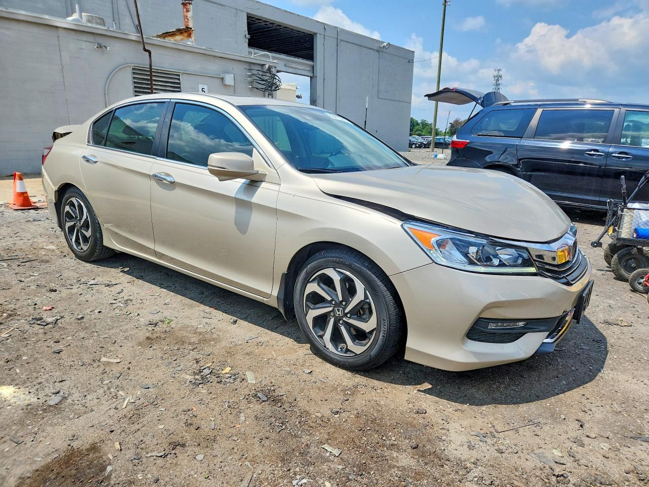 1HGCR2F94HA004046 · 2017 HONDA ACCORD · 4/12