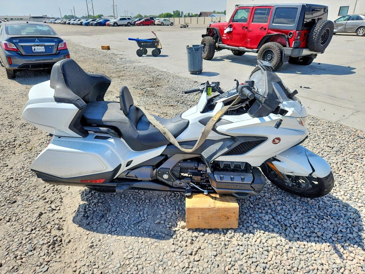 JH2SC7904LK200083 · 2020 HONDA GL1800