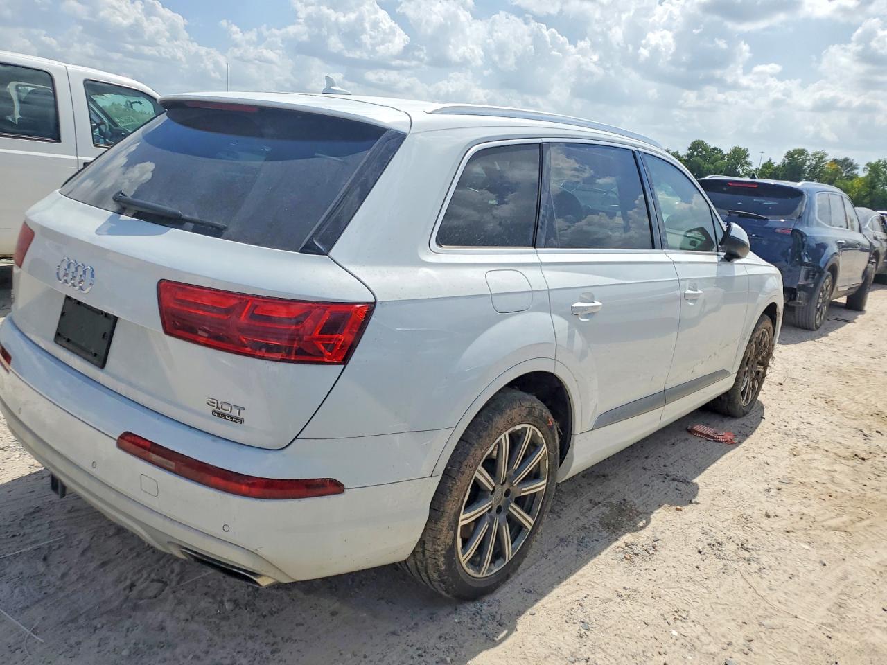 WA1LAAF79HD027362 · 2017 AUDI Q7 · 3/13