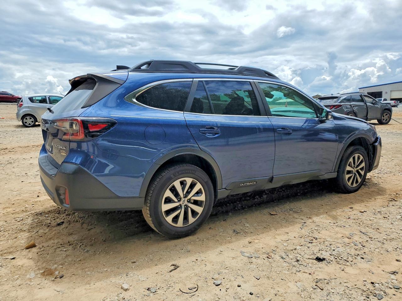 4S4BTAFC5M3127043 · 2021 SUBARU OUTBACK · 3/13
