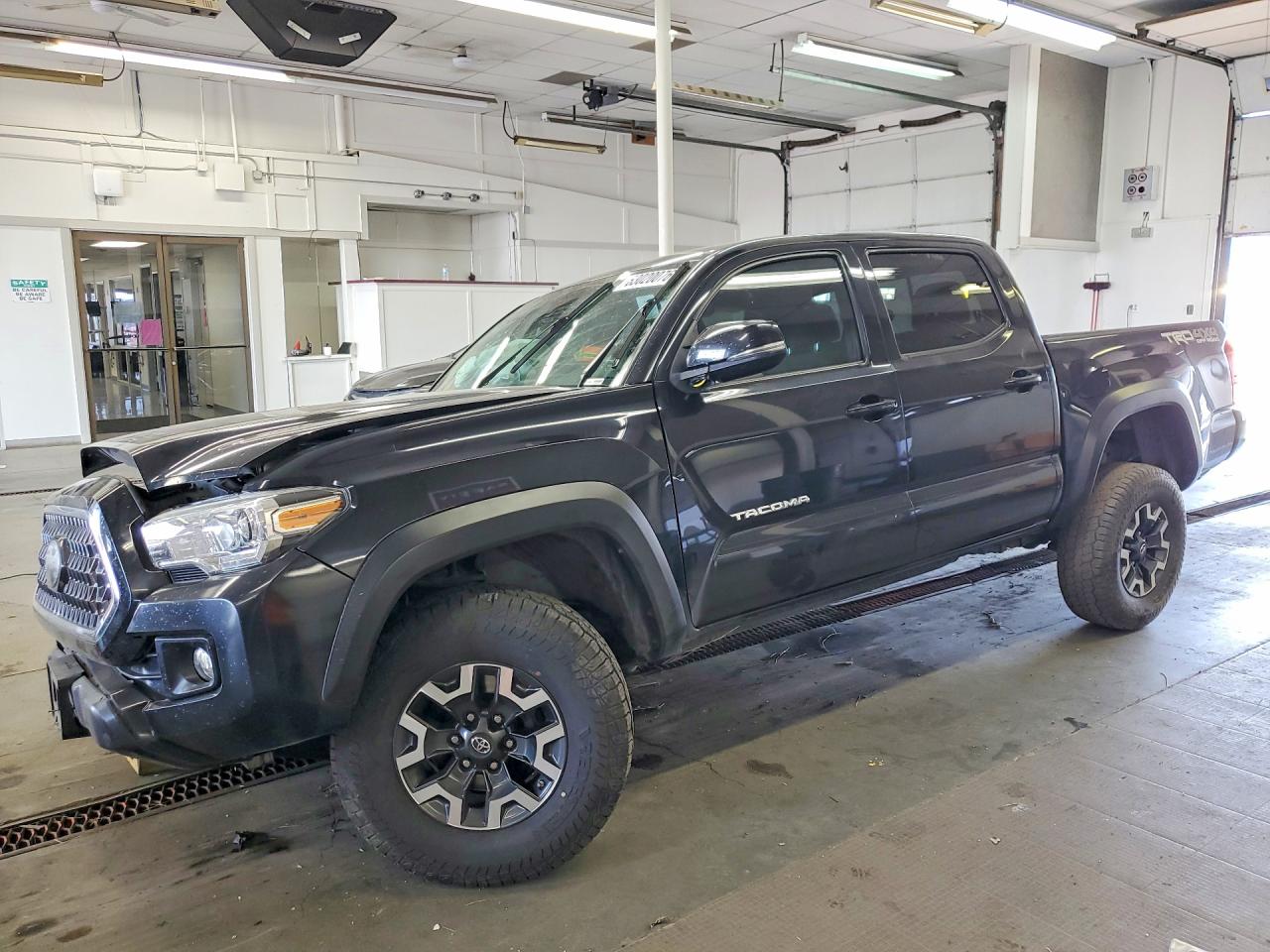 3TMCZ5AN8KM205690 · 2019 TOYOTA TACOMA