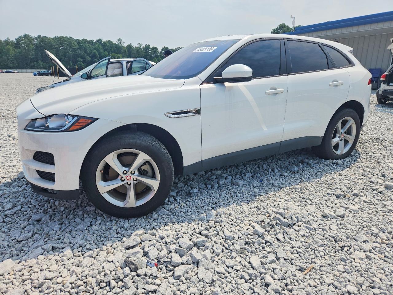SADCJ2GX1JA235550 · 2018 JAGUAR F-PACE