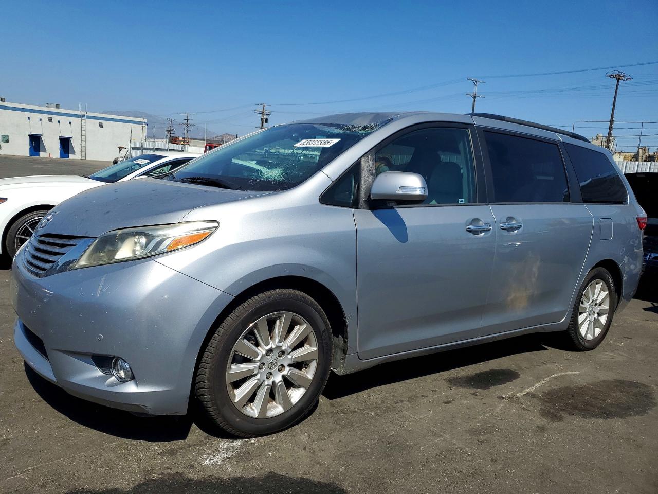 2016 TOYOTA SIENNA