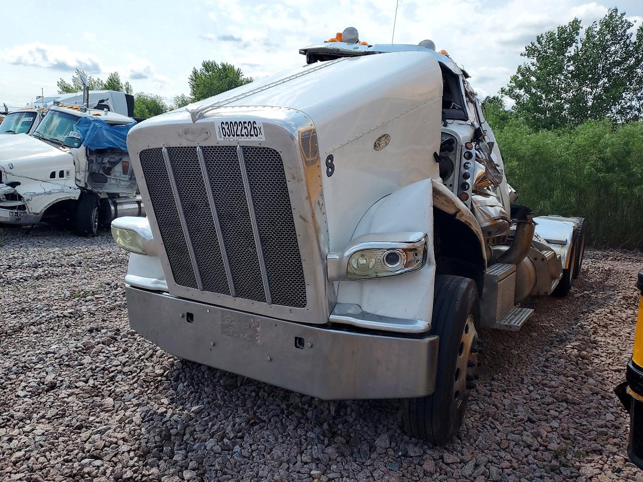 2009 PETERBILT 388