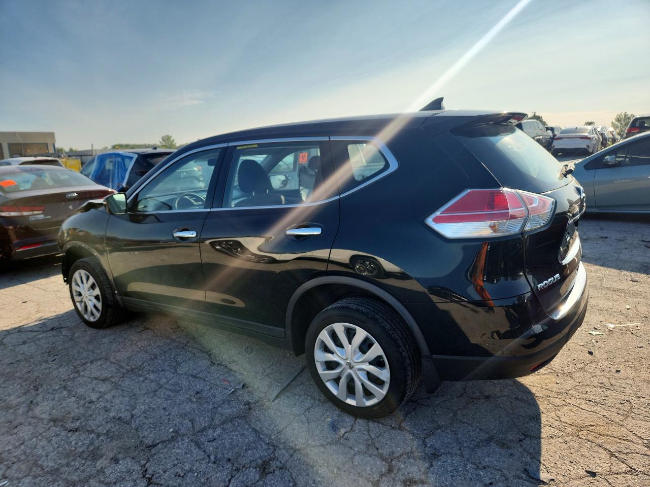 KNMAT2MV4FP534681 · 2015 NISSAN ROGUE · 2/12