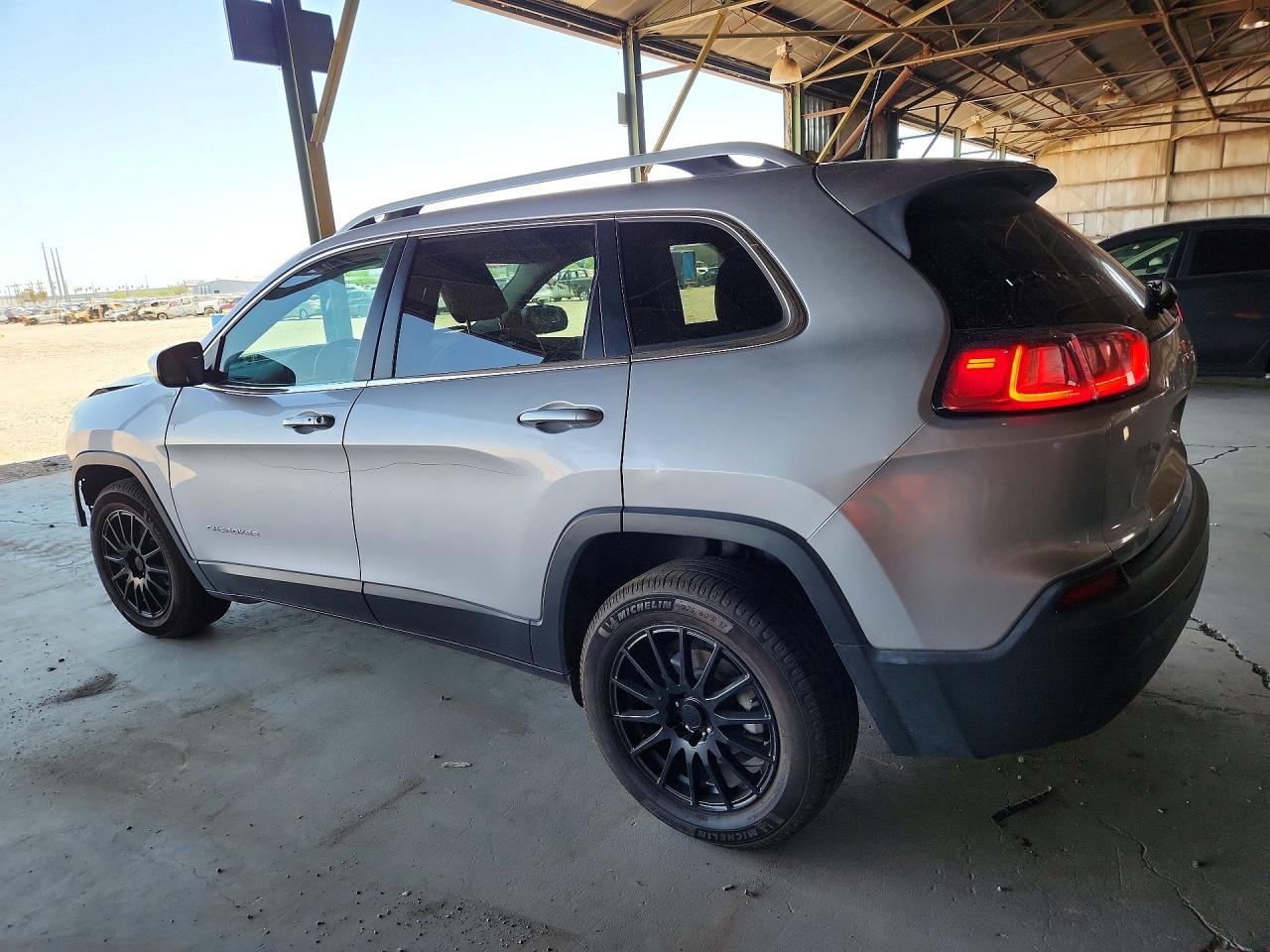 1C4PJLLB0KD202889 · 2019 JEEP CHEROKEE · 2/14