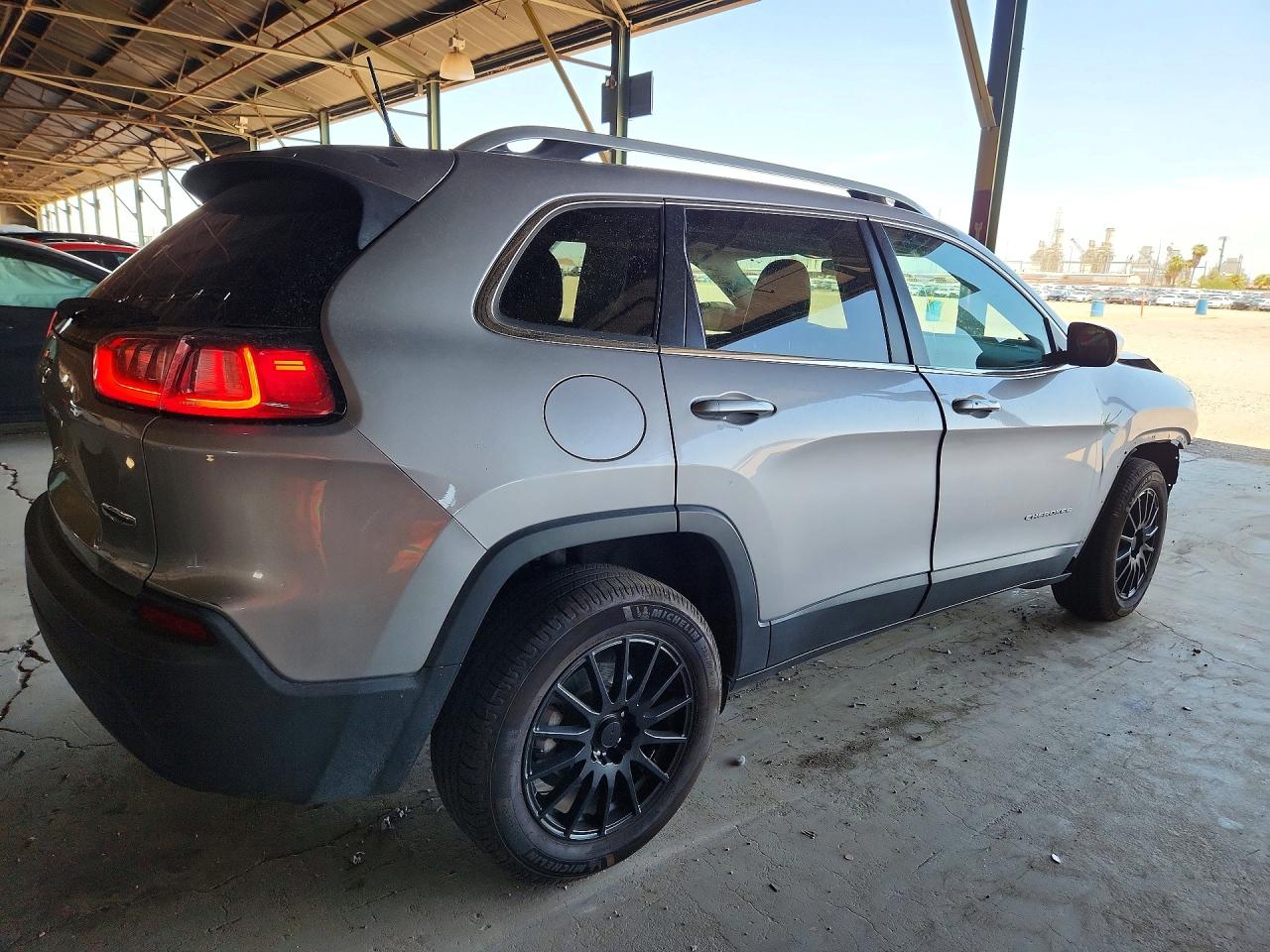 1C4PJLLB0KD202889 · 2019 JEEP CHEROKEE · 3/14