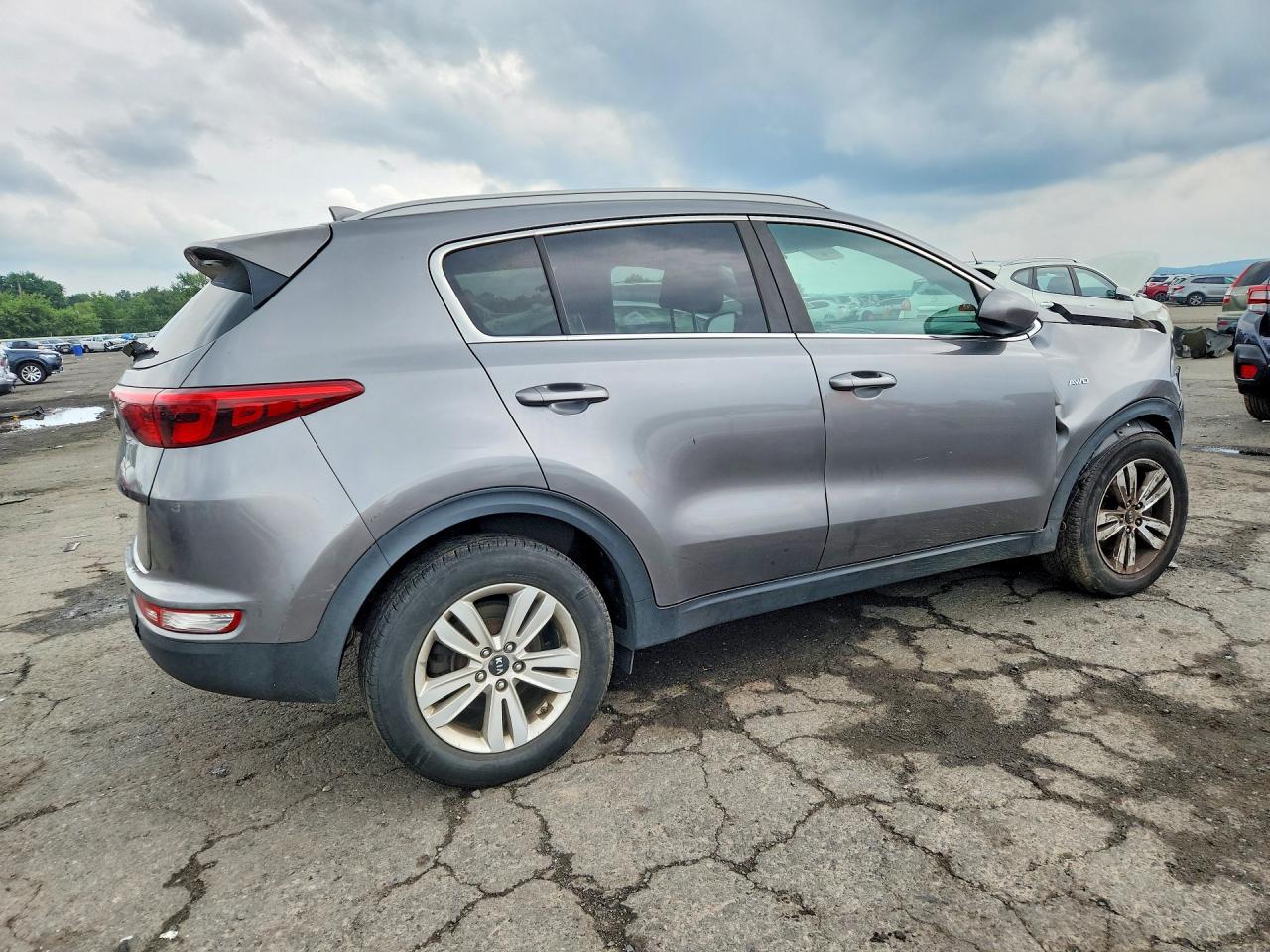 KNDPMCAC6H7035027 · 2017 KIA SPORTAGE · 3/13