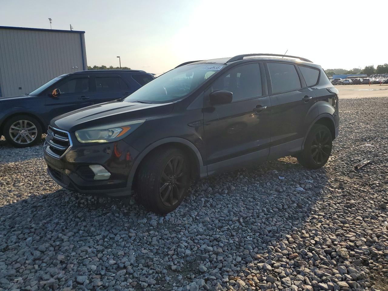 1FMCU0GD7HUD16036 · 2017 FORD ESCAPE