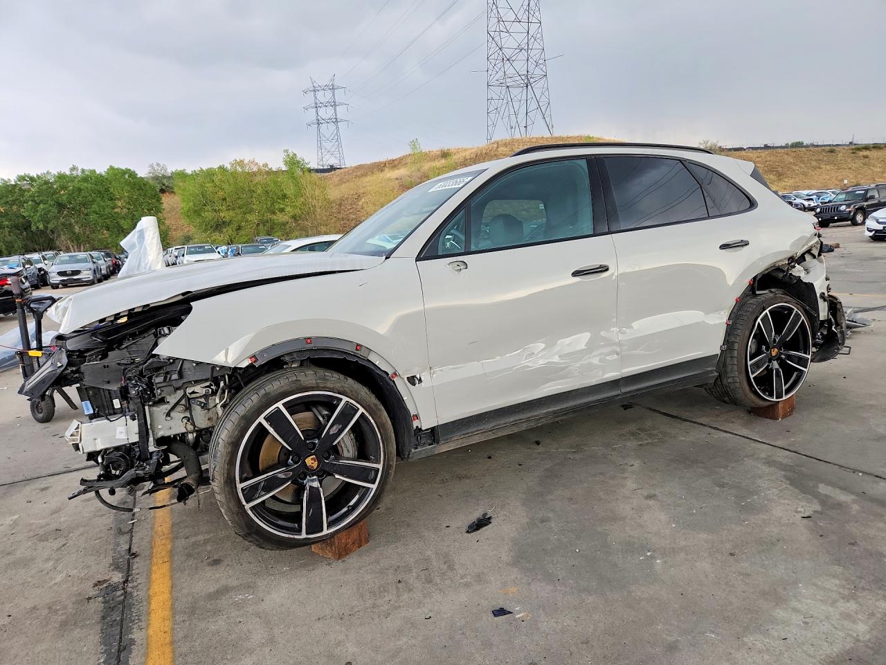 2021 PORSCHE CAYENNE